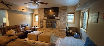 Great location in a fam friendly neighborhood, 3 bed + bonus room & 2.75 baths!!