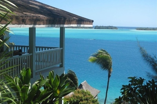 PRIVACY AND CONFORT WITH VIEW OF THE LAGOON OF BORA BORA