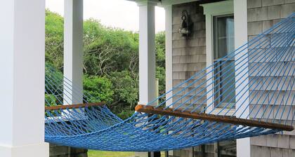 Ocean-View Oasis: Privacy - Close to Beaches & Sconset! Vehicle ferry available