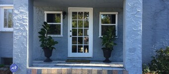 Spacious 1/1 apartment near Stetson, sky diving, river, springs, racing, beaches