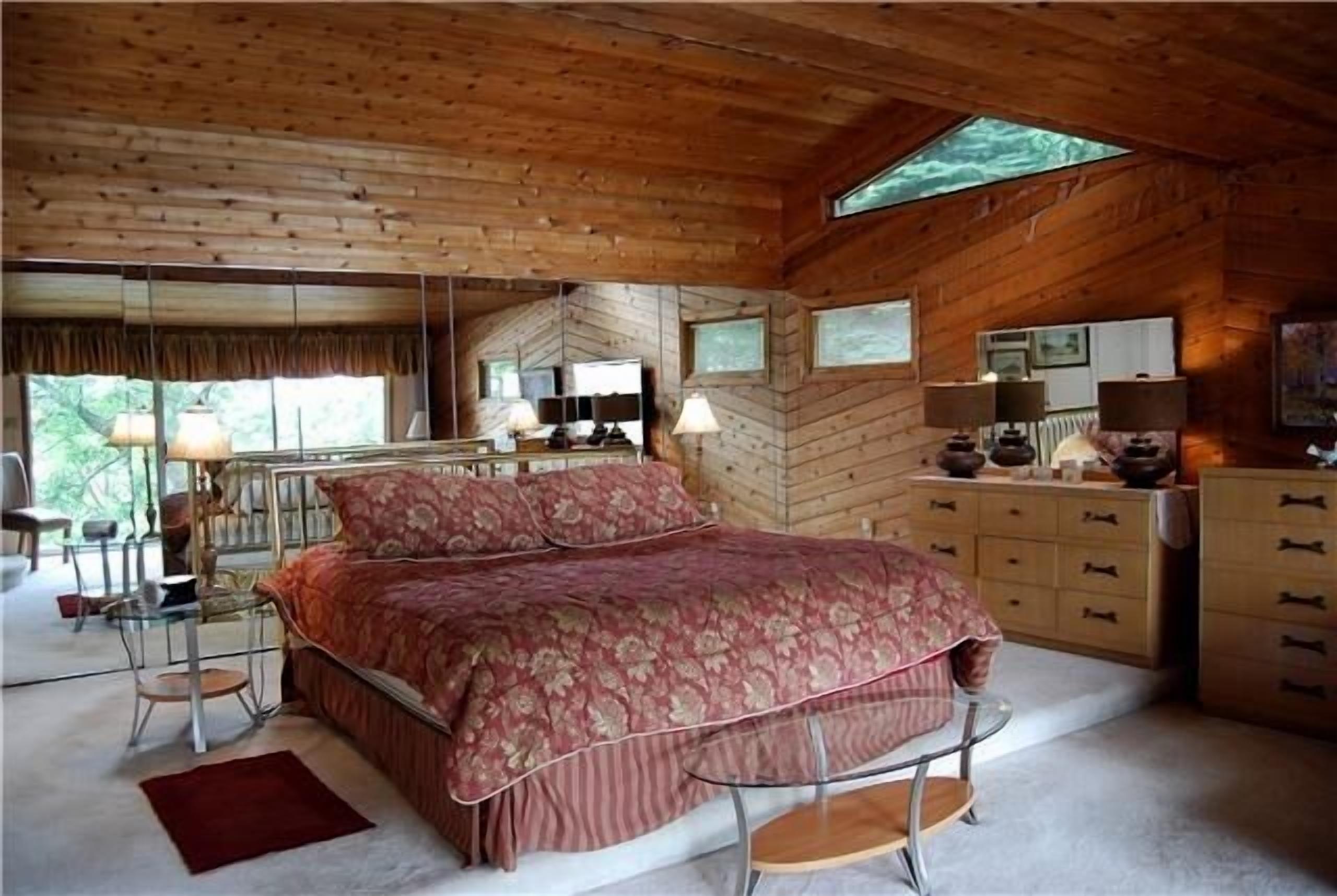 View River, Marsh, & Wildlife from Your Hot Tub & enjoy Special Winter Rates!!