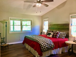 3 habitaciones, escritorio, tabla de planchar con plancha y wifi gratis 