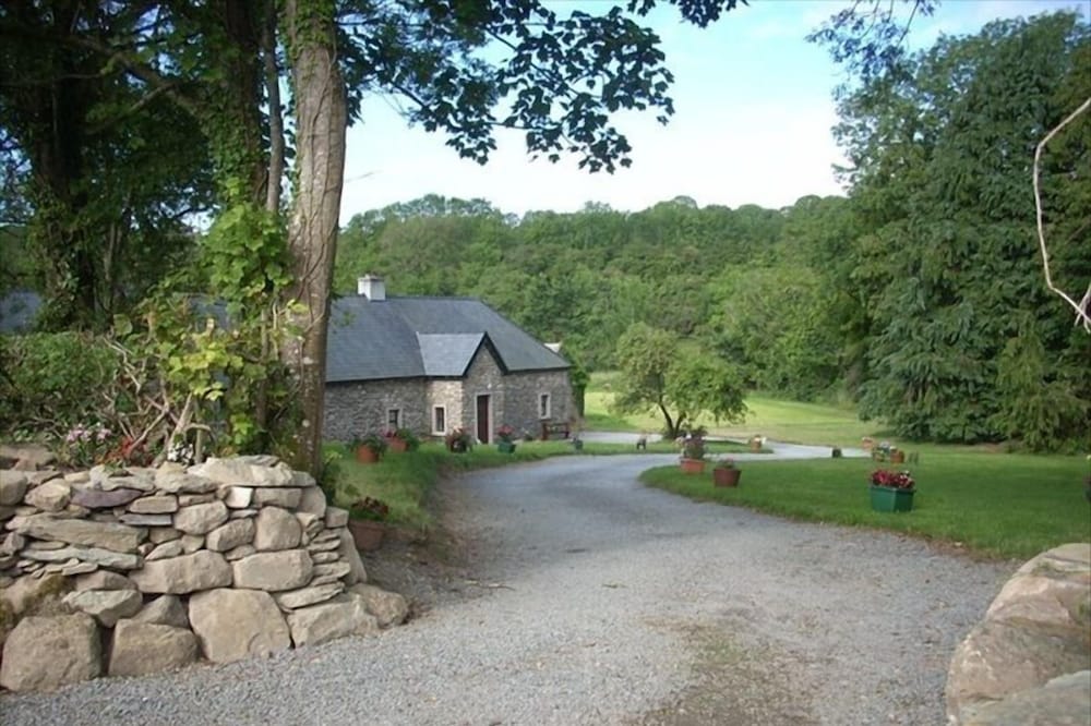 Secluded, Private Cottage on 4 Acres by a River