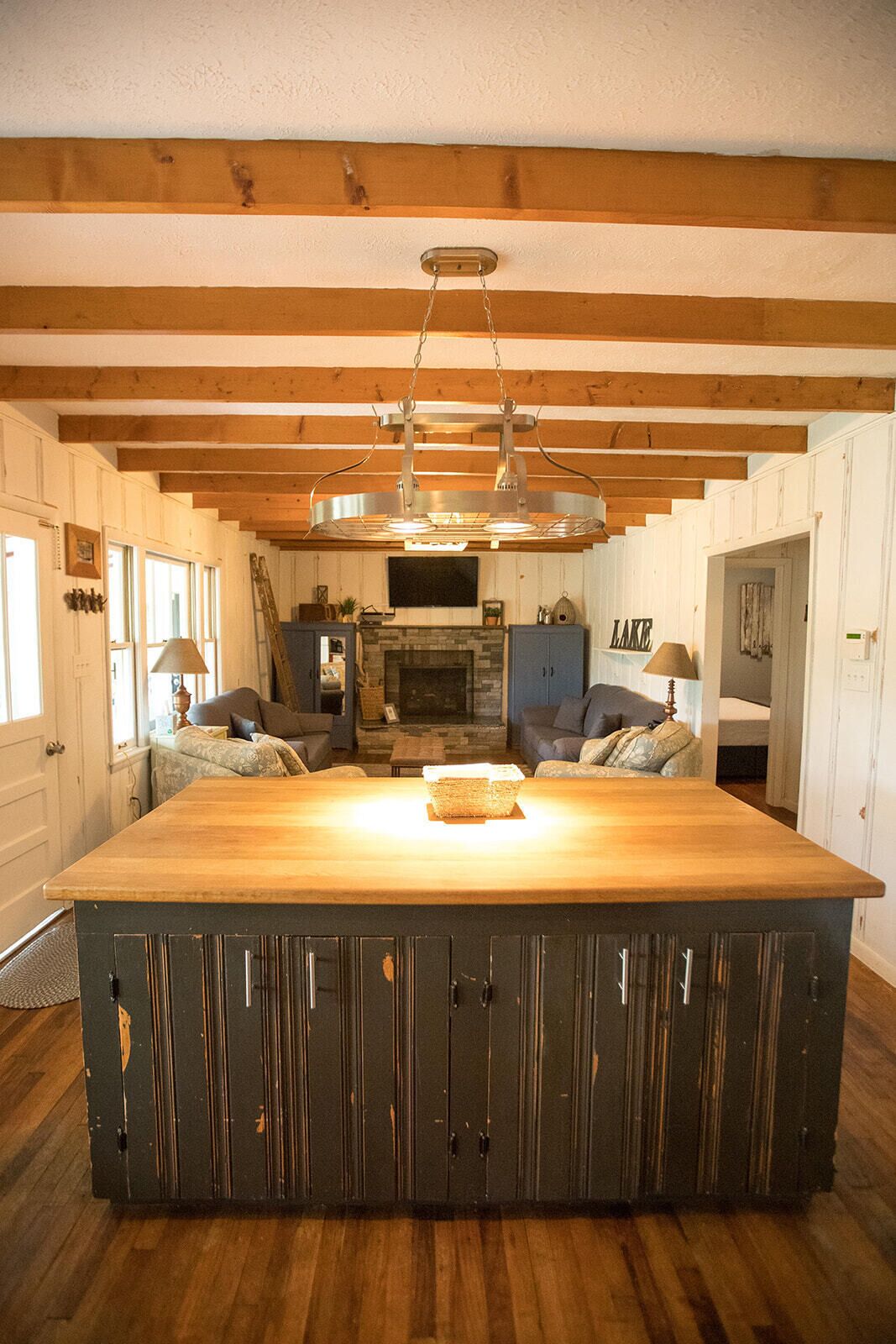 Cozy Lakehouse with Breathtaking Views of Lake Cumberland