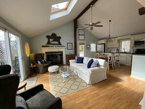 Smart TV, fireplace, DVD player, books