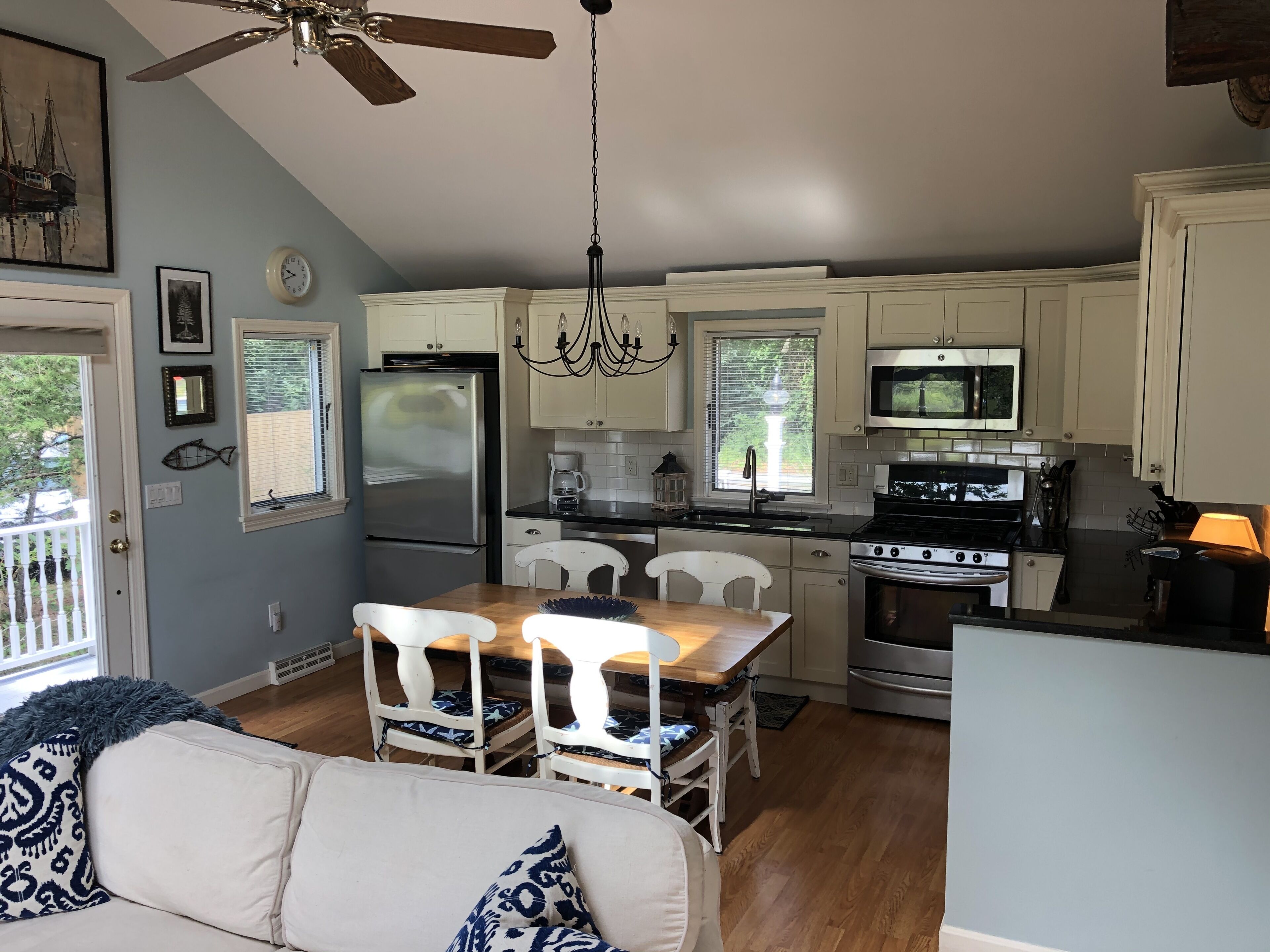 Beautiful Waterfront-Relaxin' on the River! 