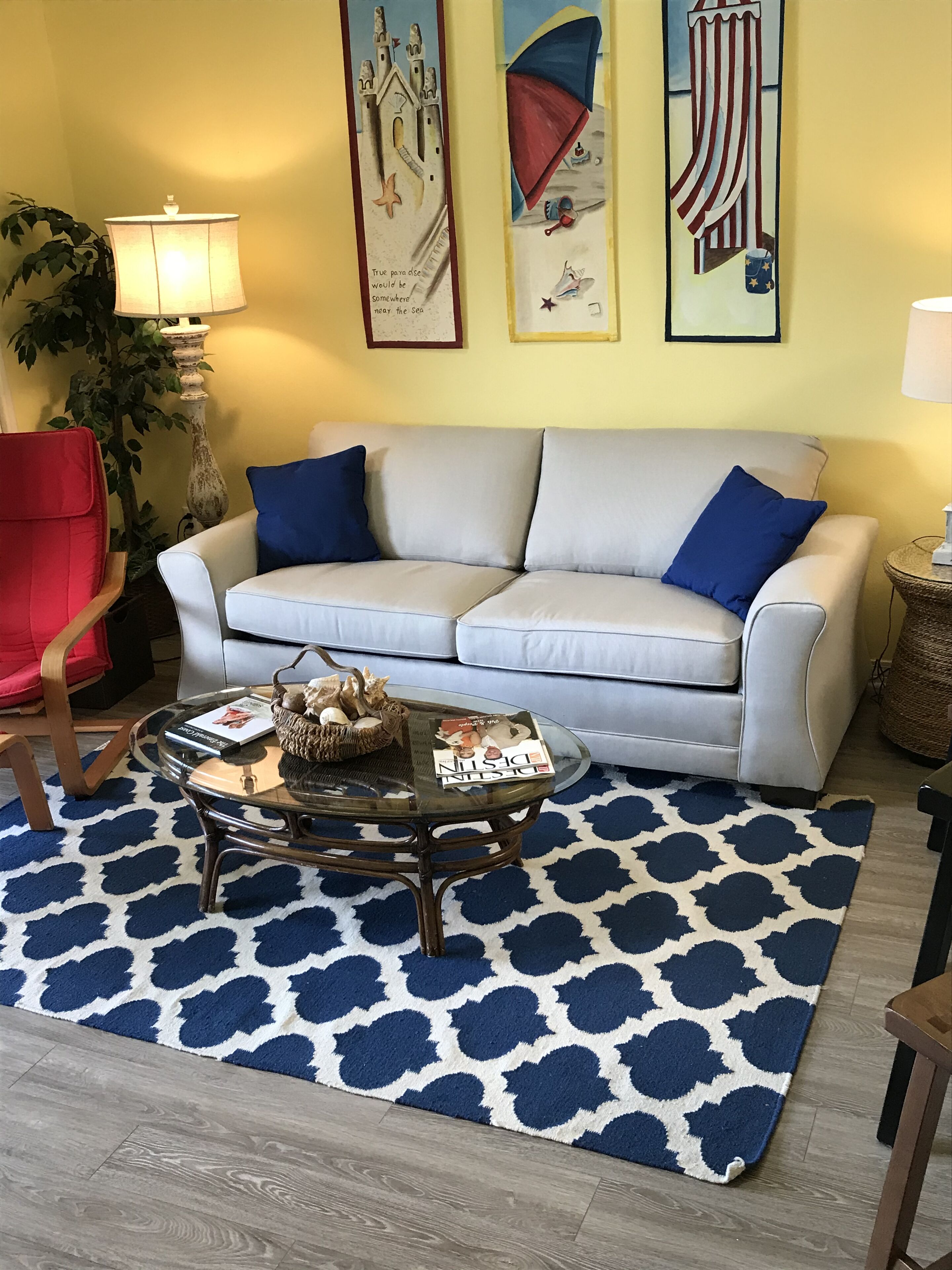 2 Bed/2 Bath, across quiet street from beach, quaint Crystal Beach!