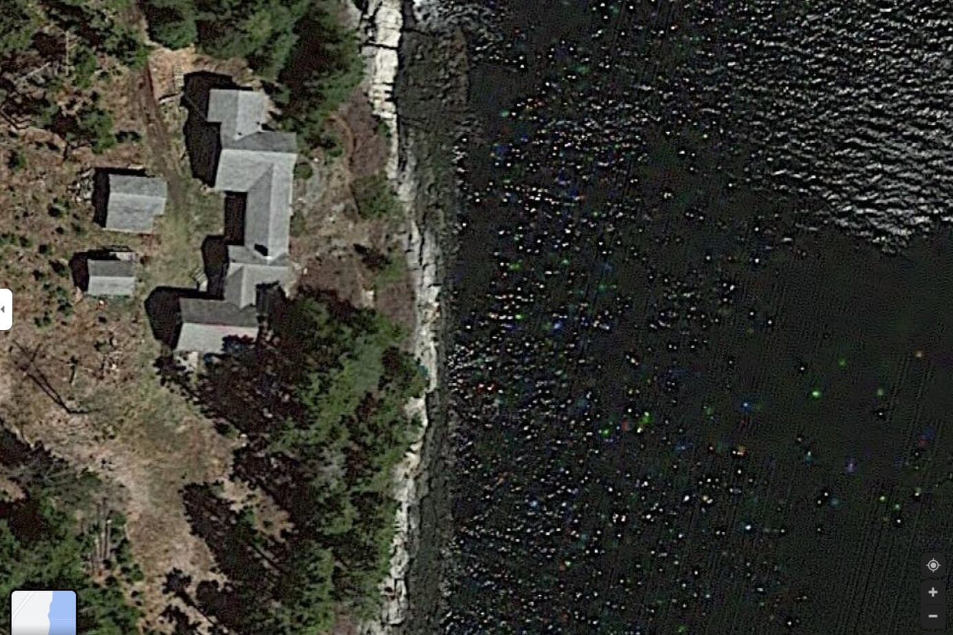  Coastal Island Retreat -   Privacy and Convenience. Boat rental available.