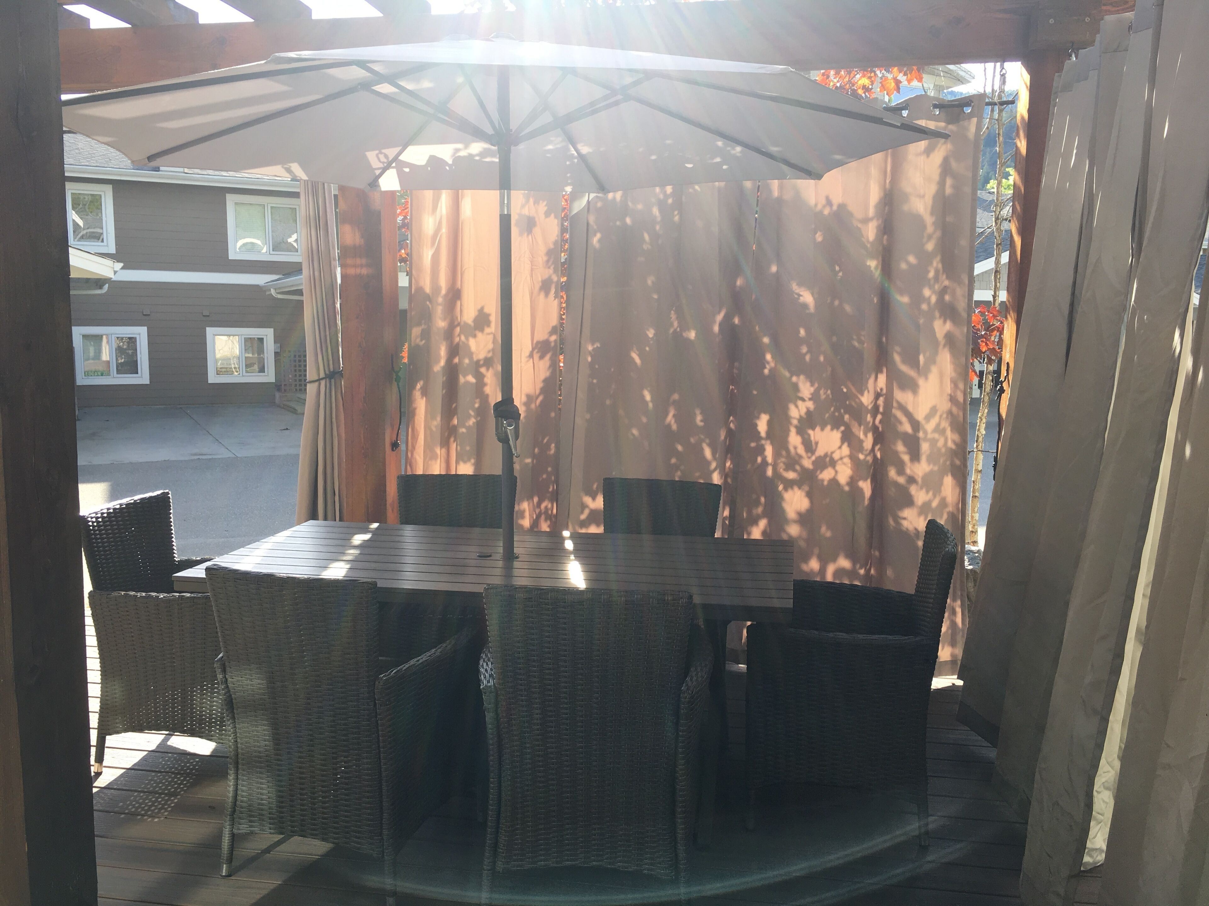 Hummingbird Resort Home on Mara Lake