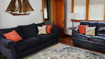 Smart TV, fireplace, Netflix, DVD player