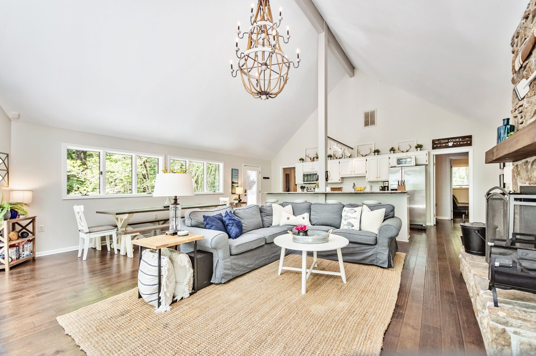 Private, Renovated, Lakefront home minutes from Little Red River & Heber Springs