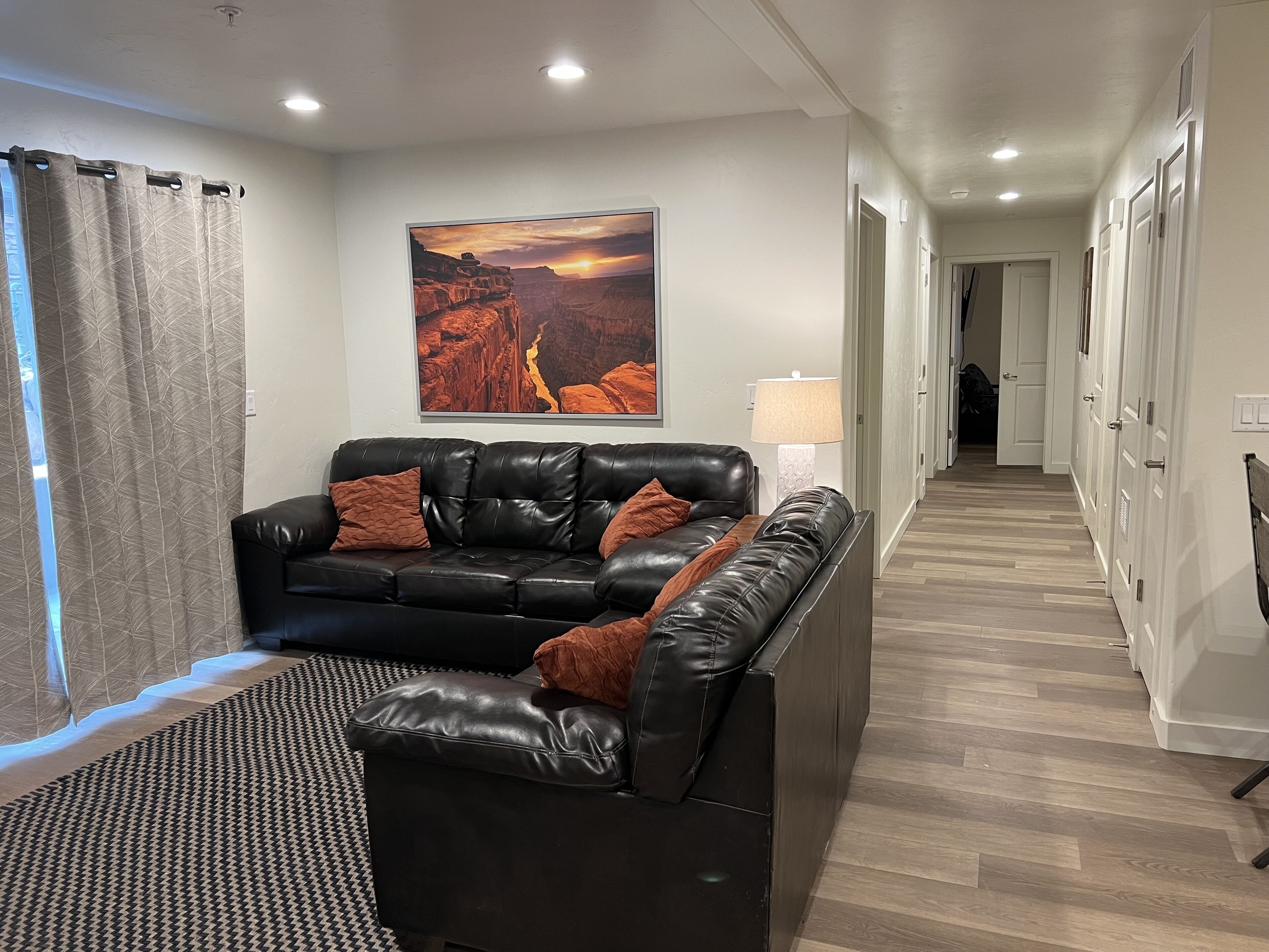 Last minute DEAL! MOAB ADVENTURE! CLEAN, New Floors GROUND FLOOR, 3 bedrooms, 2 