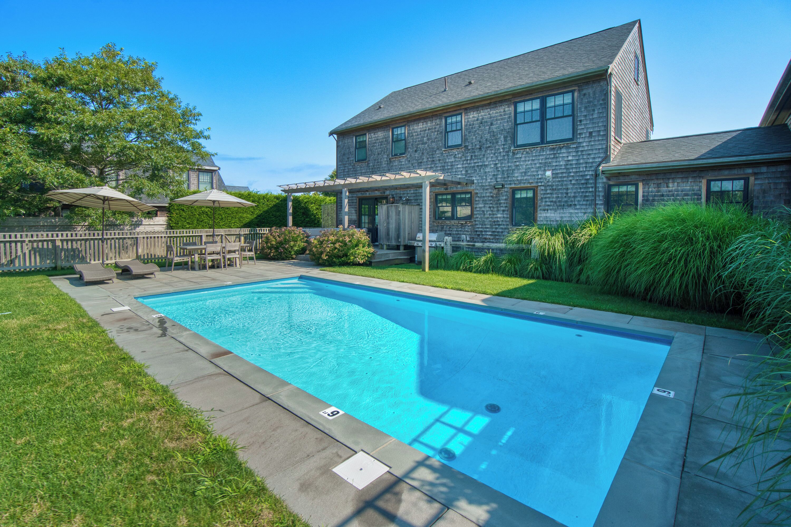 Perfect Family Vacation Home! Heated Salt Water Pool - Car Ferry Tix Available