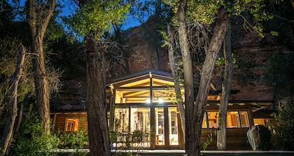 40 Acre Escalante Canyon Retreat