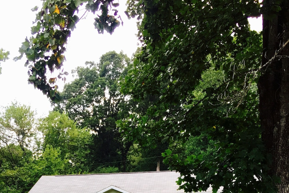 Quiet, Cozy, and Family Friendly in Hendo