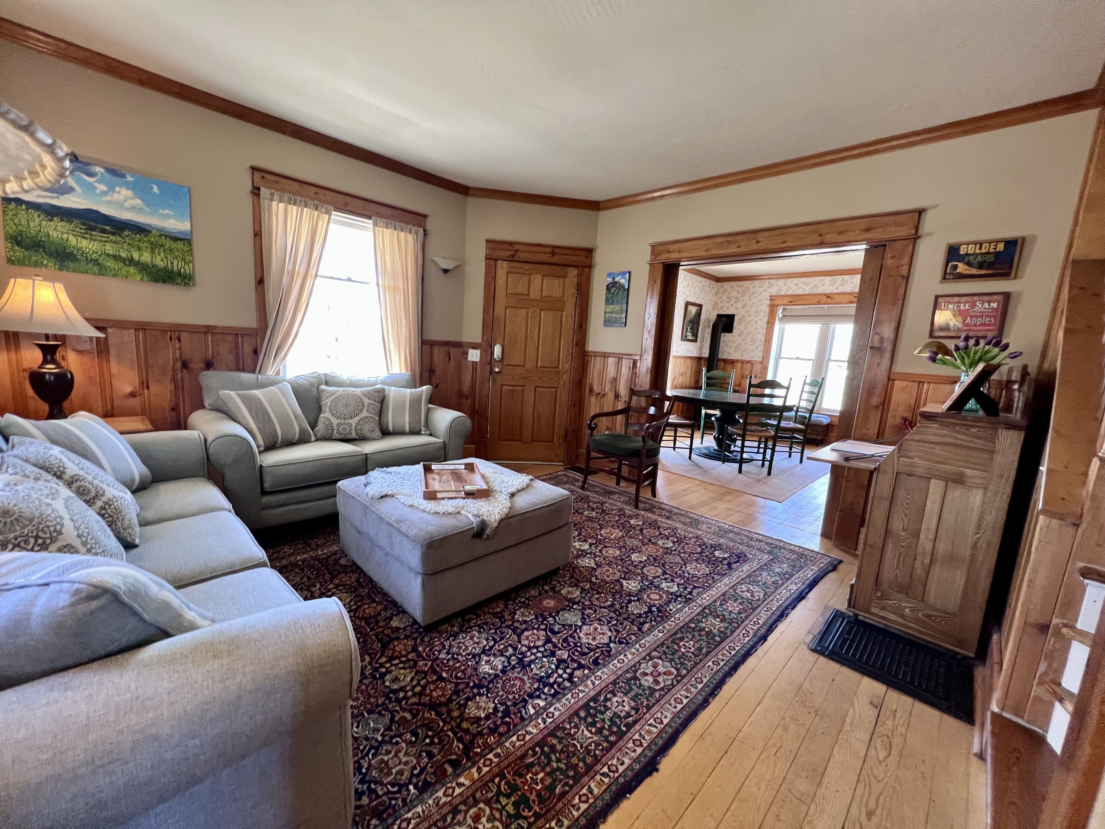 Paonia Victorian Farmhouse - Country Setting, Walk to Town.