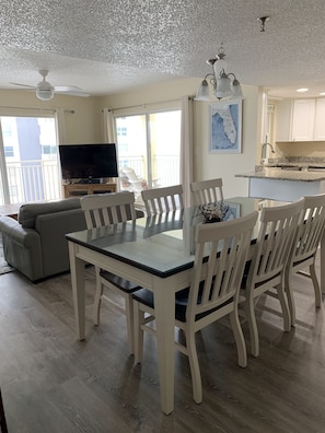 Dining - Beautiful Beach! Spectacular sunsets! (Redington Shores)