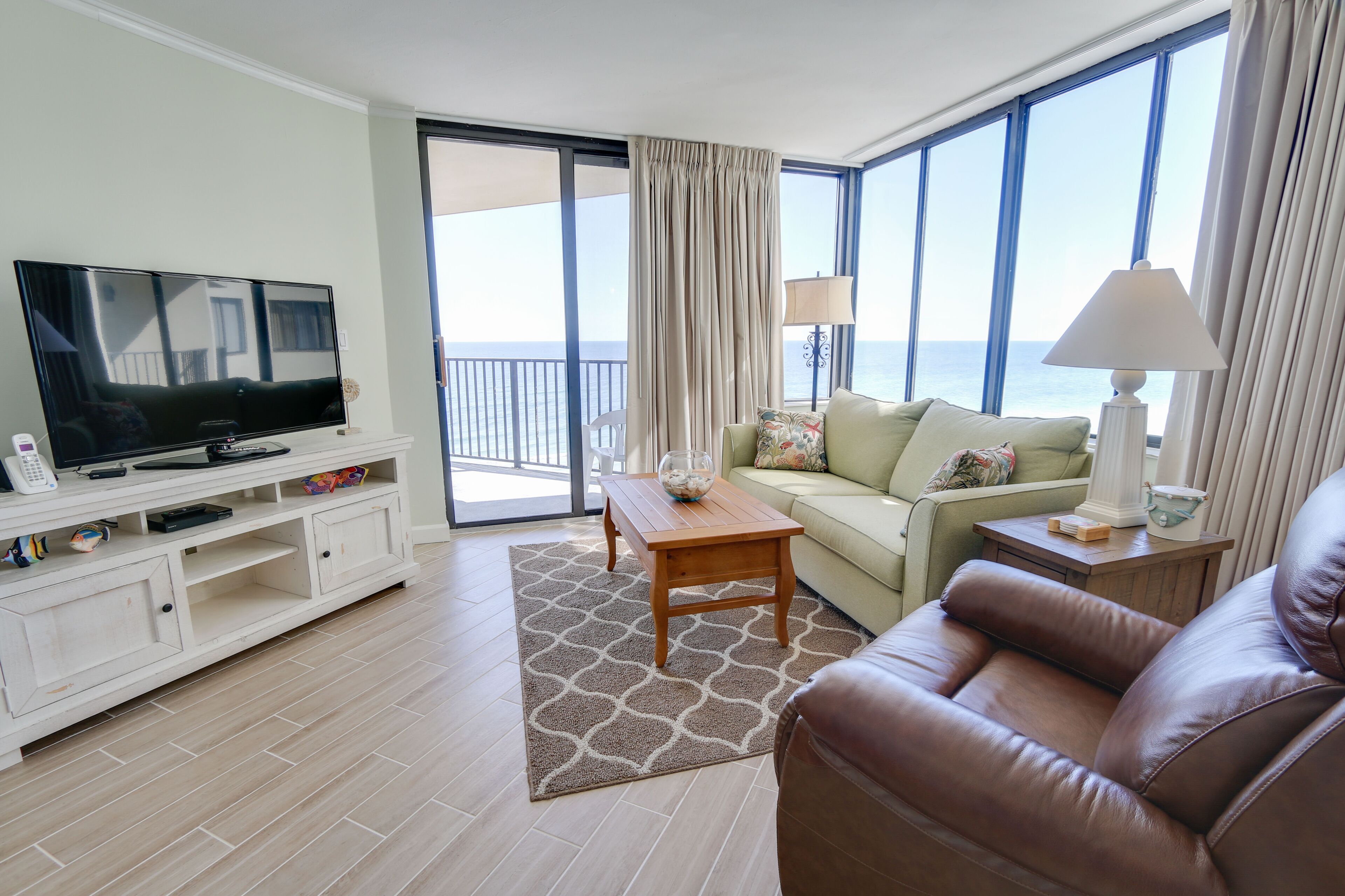 *AMAZING VIEWS, B UNIT FULLY UPGRADED! WIFI & BEACH CHAIRS INCL.*