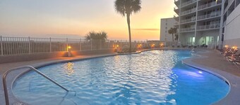 Oceanfront !!!Rengjør med fersk designerdekor - flott beliggenhet!Beste fasiliteter!