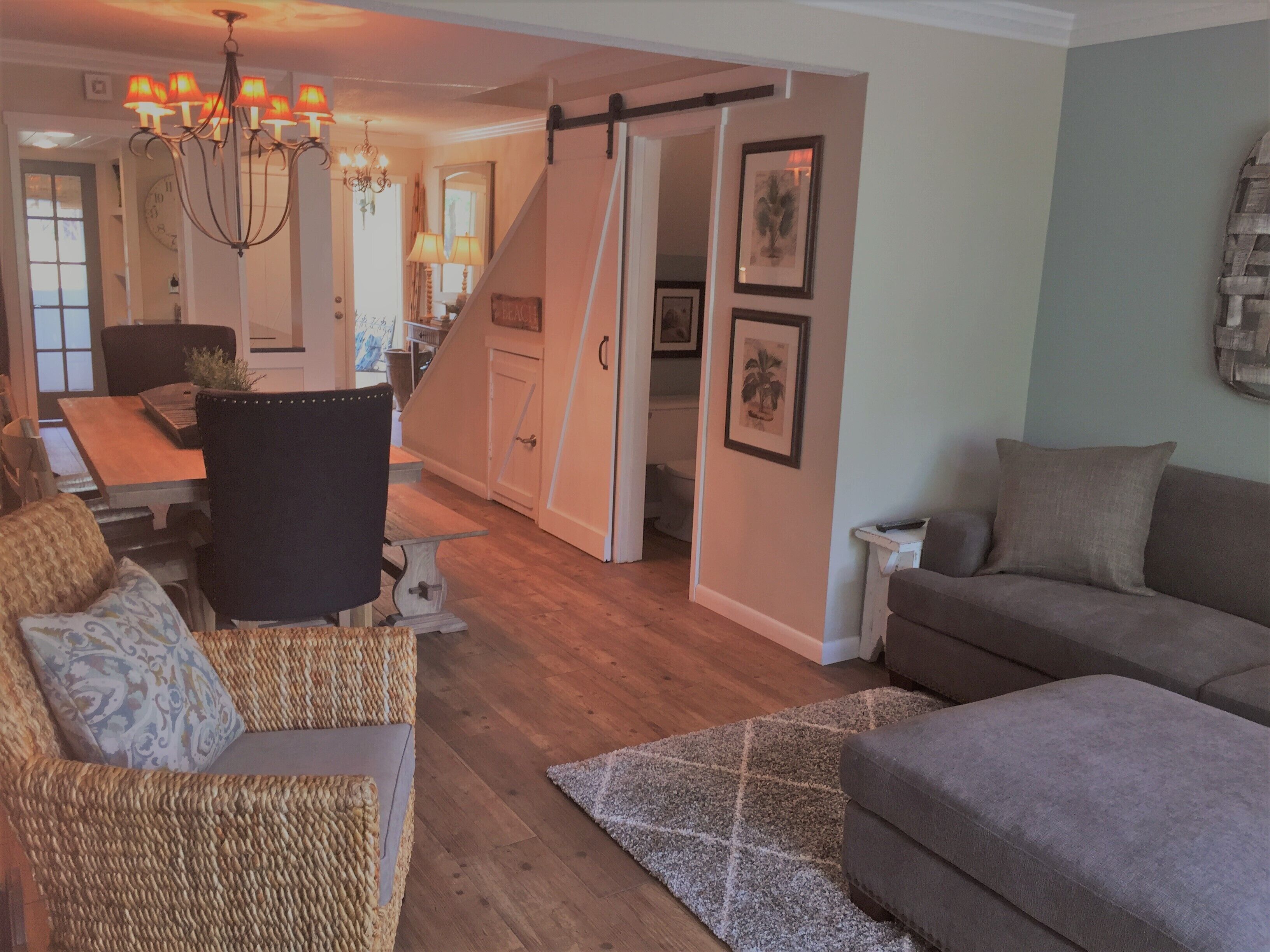 ☆Forest Beach☆Luxury☆3BR Villa☆Walk to Beach☆Private Pool☆3 TVs☆Sleeps 8☆