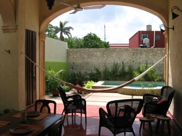 Outdoor dining - Casa La Ermita, Charming Restored Colonial in Historic Centro (Merida)