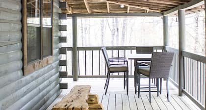 Wunderschönes Blockhaus mit 5 Schlafzimmern, weniger als 5 Minuten von Chaumette und Charleville entfernt.