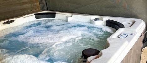 Bain à remous extérieur