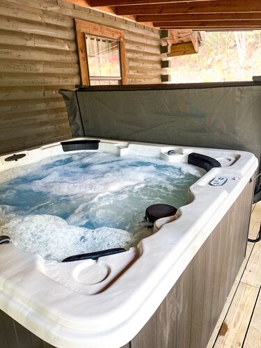 Magnifique maison en bois rond de 5 chambres à moins de 5 minutes de Chaumette et de Charleville.