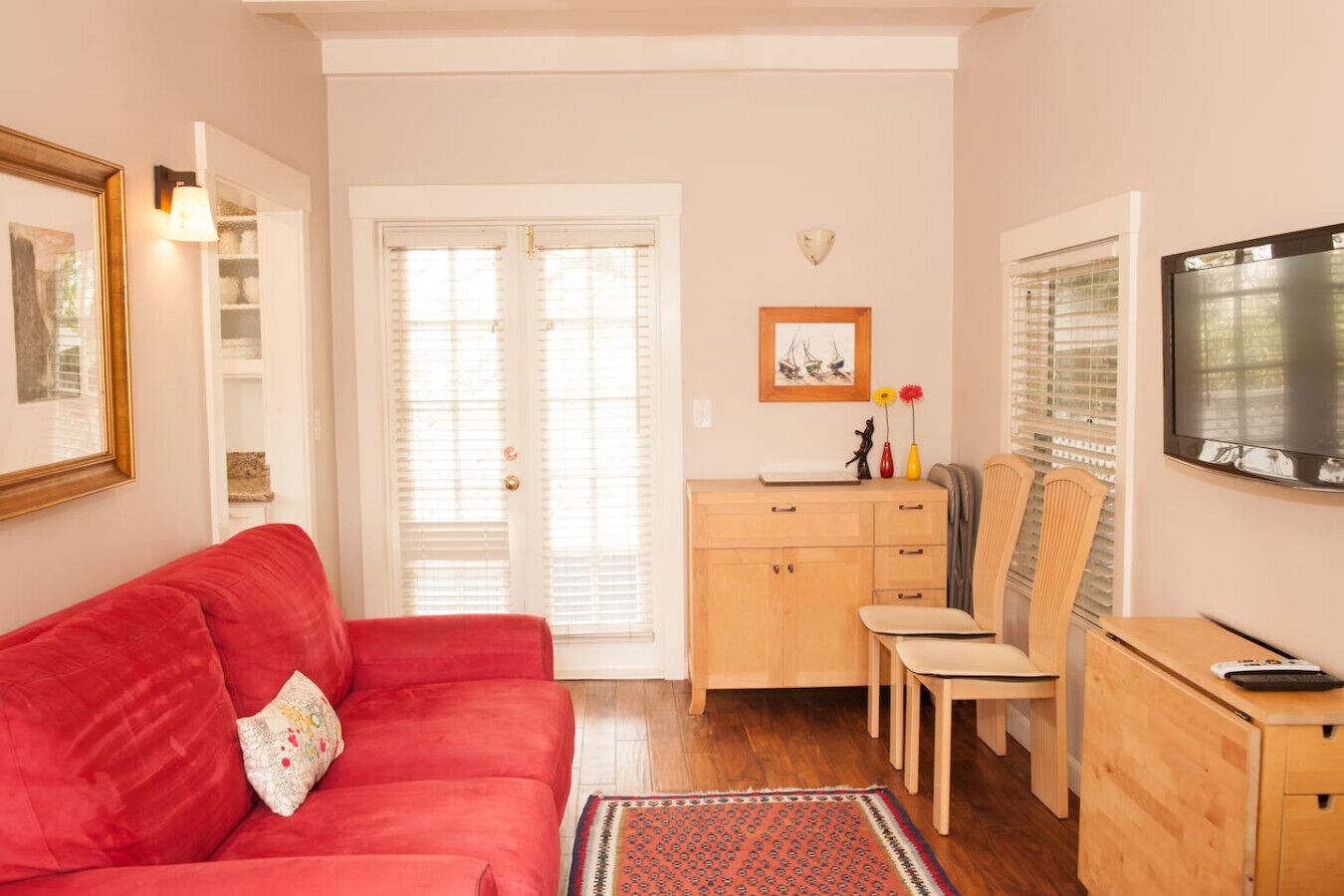 Smart TV, fireplace, books, video library