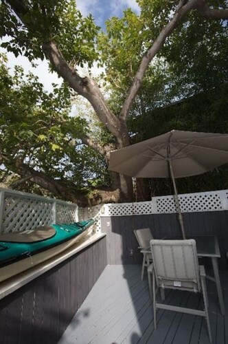 Perfect West Beach Location! Two-Level 1BR-#3