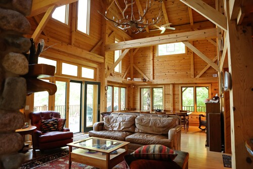 Lake Superior Beachfront, 4+ Bedrooms, Spectacular Timberframe Home