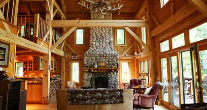 Lake Superior Beachfront, 4+ Bedrooms, Spectacular Timberframe Home
