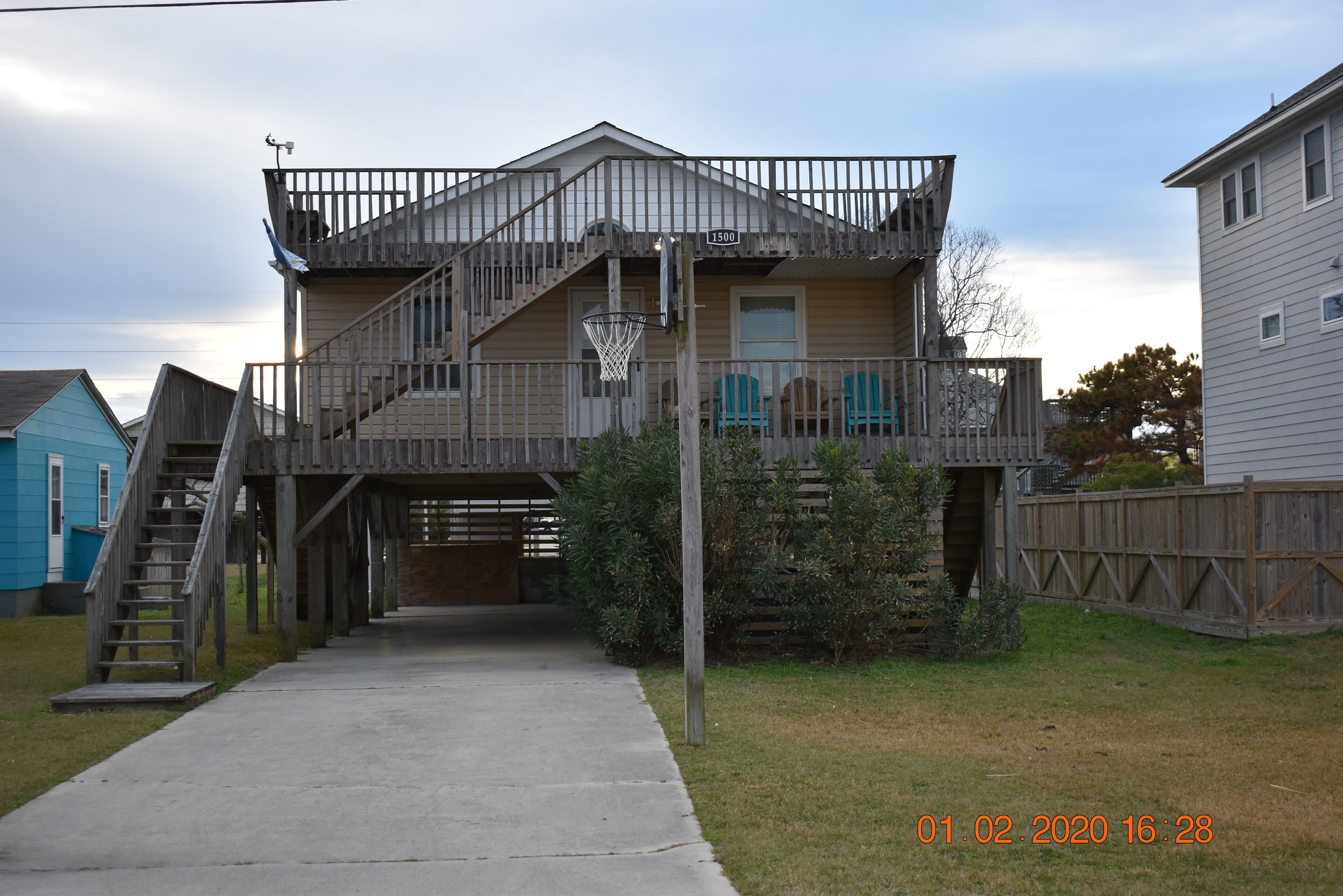Wow Great Location, Ocean Side! Pet Friendly! 