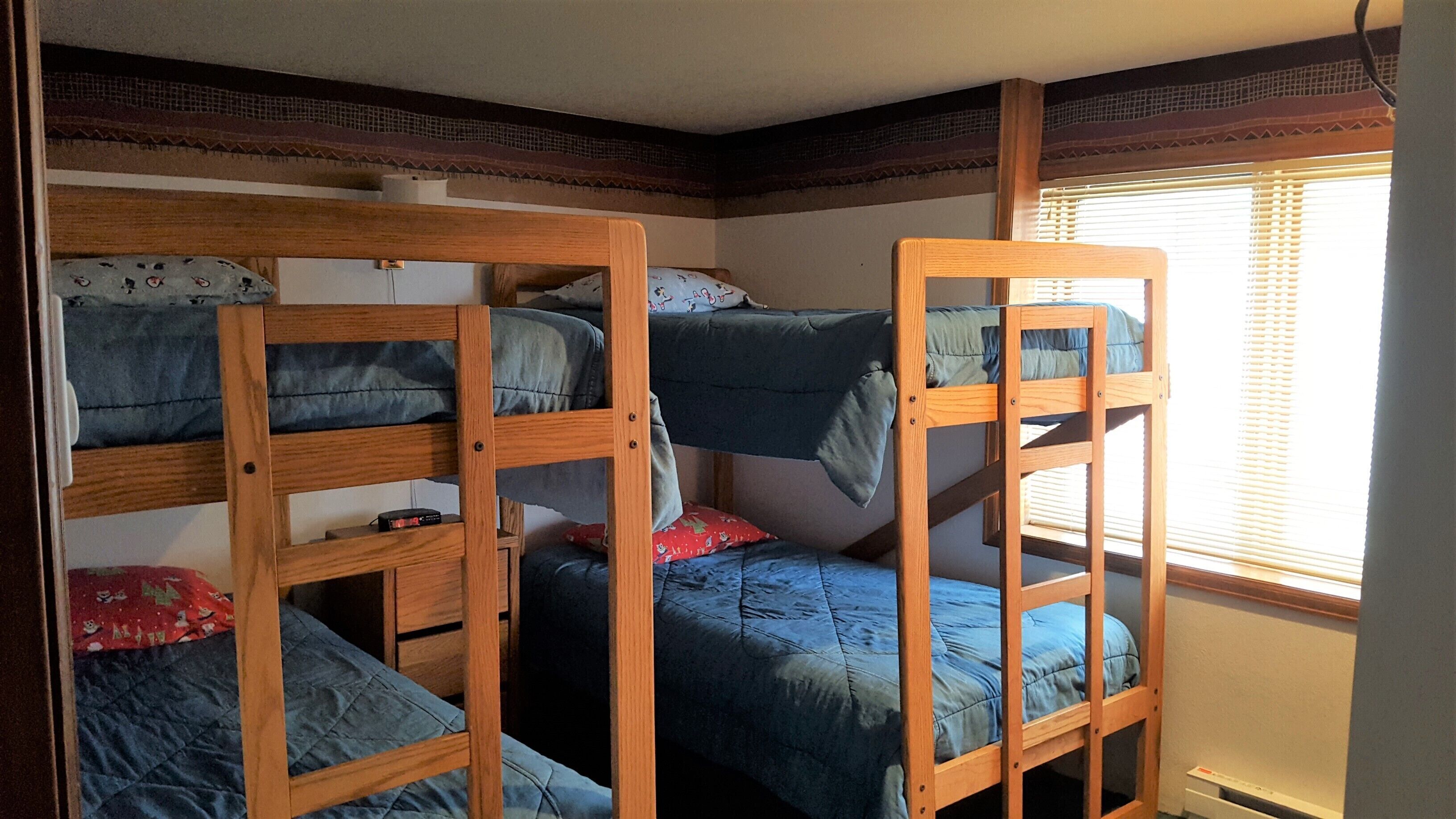 Amazing views from this family friendly condo! Private hot tub on shuttle route.