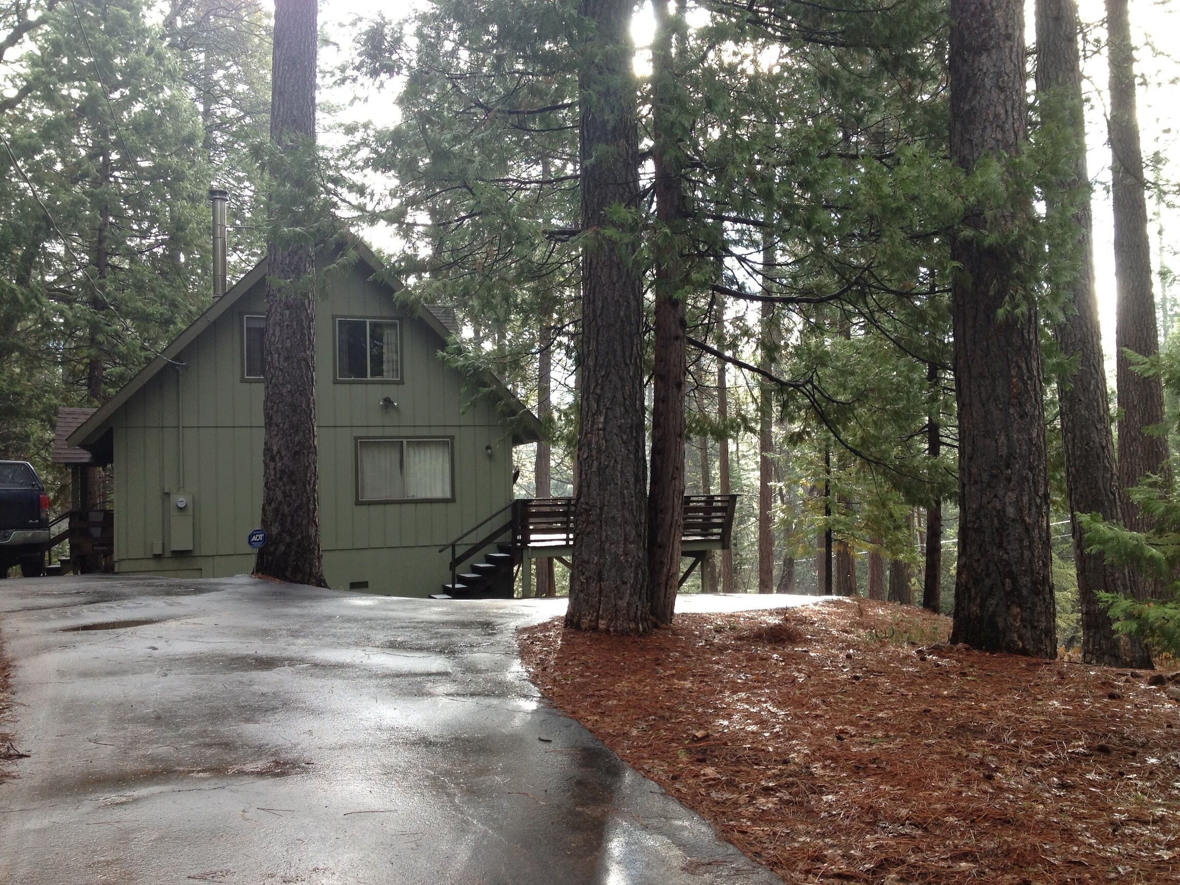 LAKEMONT PINES TREEHOUSE - JUST 5 PROPERTIES FROM THE LAKE!