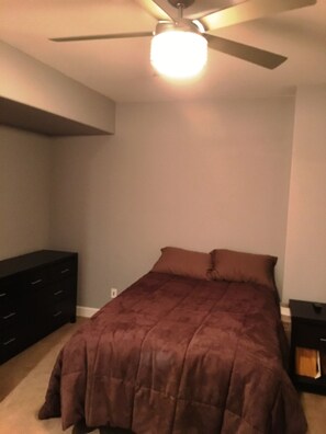 2 bedrooms, desk, iron/ironing board, free WiFi