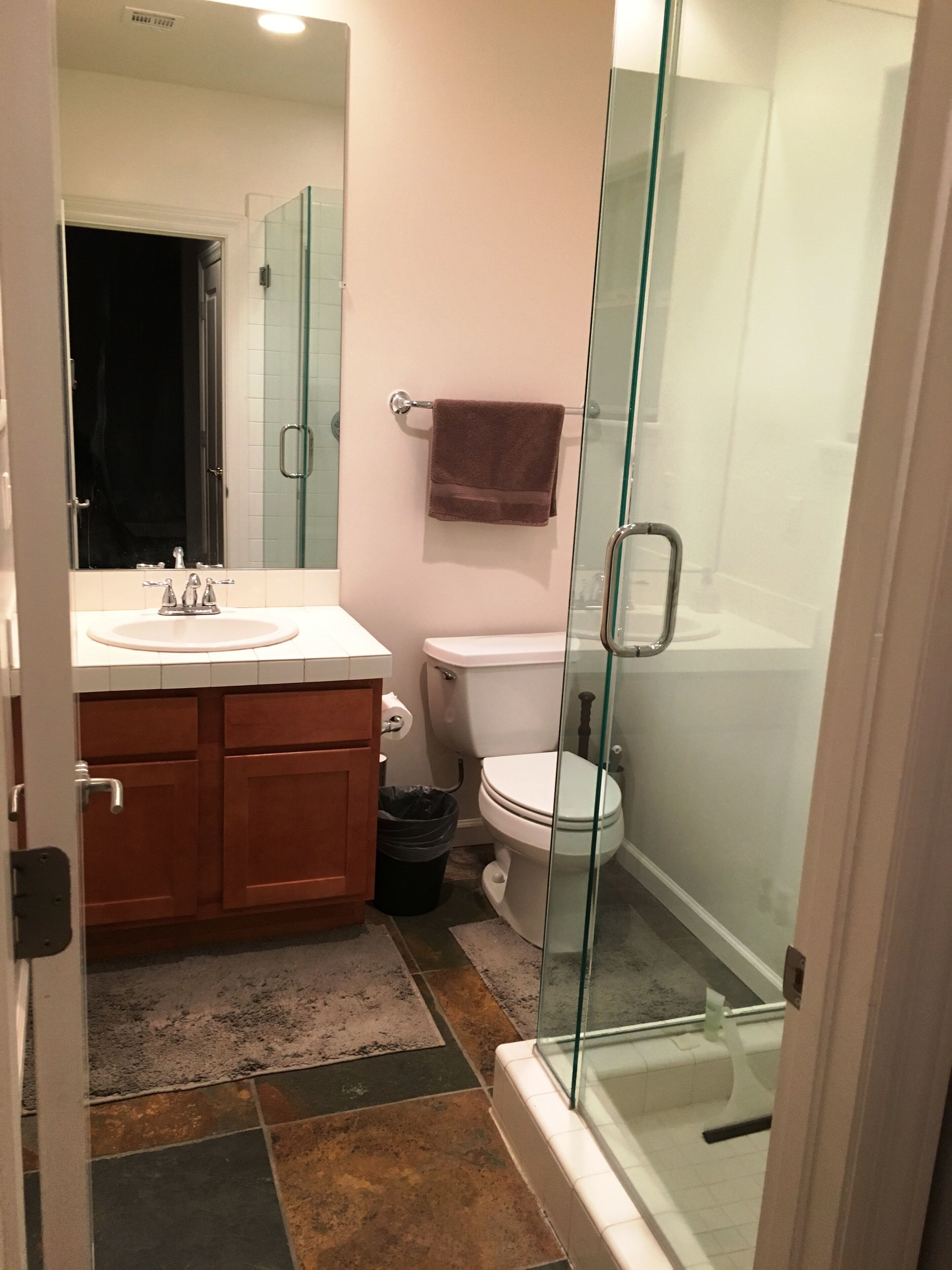 Walk to downtown Tempe,  Town Lake / ASU, close drive to downtown Scottsdale 