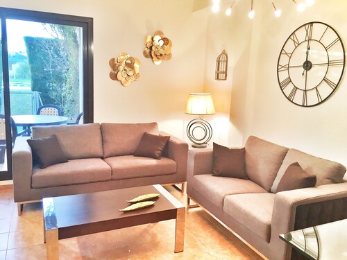 walk2beach&town/pool/all brand new/private backyard/wifi/golf/must see all pics!