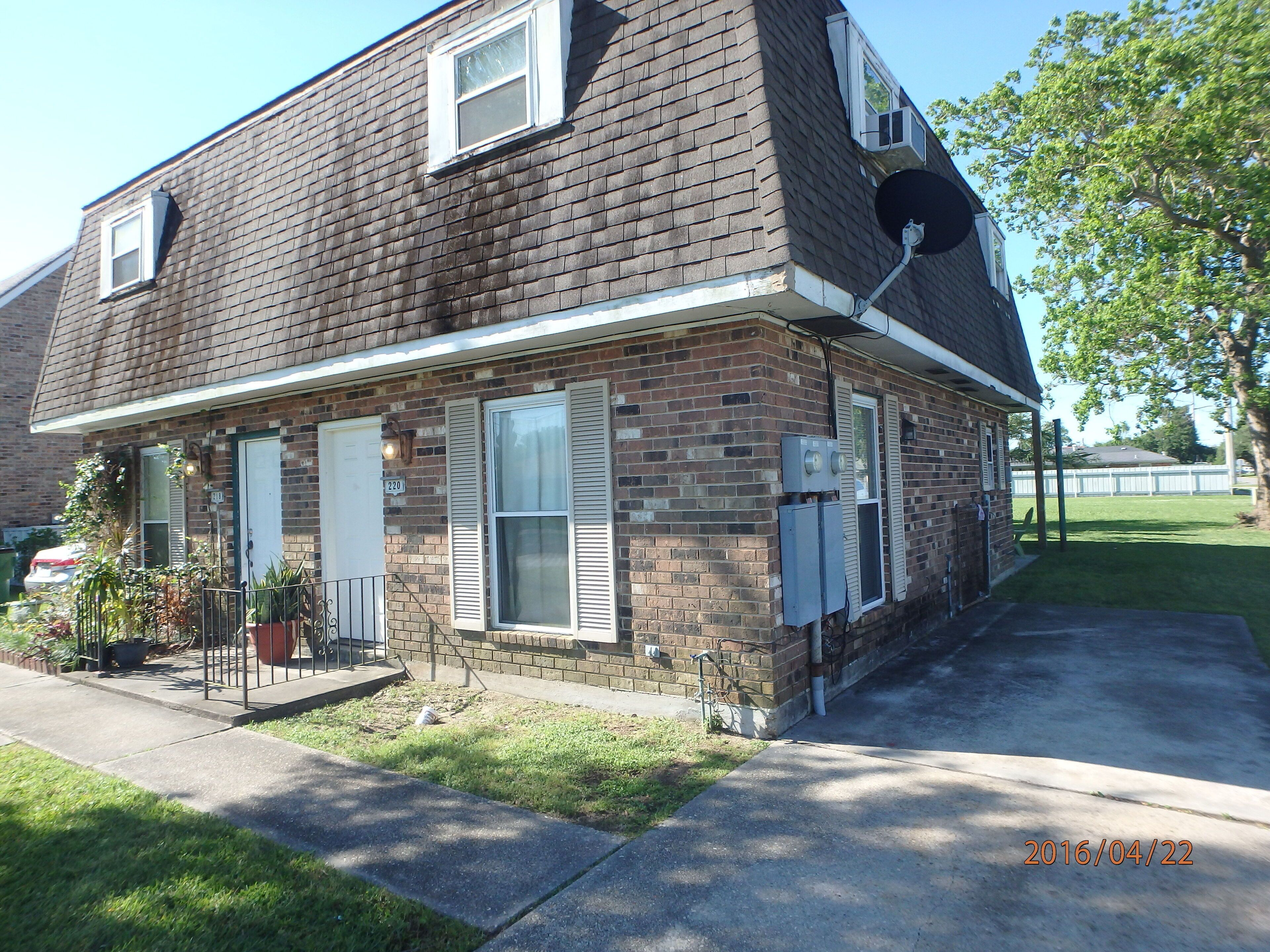 NEAR FRENCH QUARTER - 2 Bedroom Townhouse, SAFE neighbornood