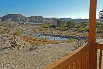 Sherri’s Terlingua Cabin on the Creek: Easy Access