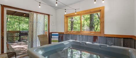 Indoor spa tub