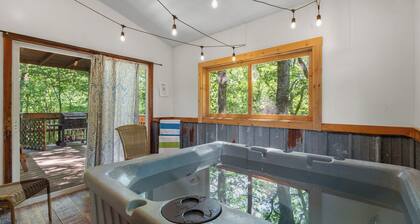 The Cabin at the End of the Road - Private nature escape with Hot Tub