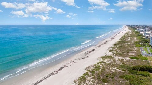 Island Time: 3B/2B Ocean Front Condo 