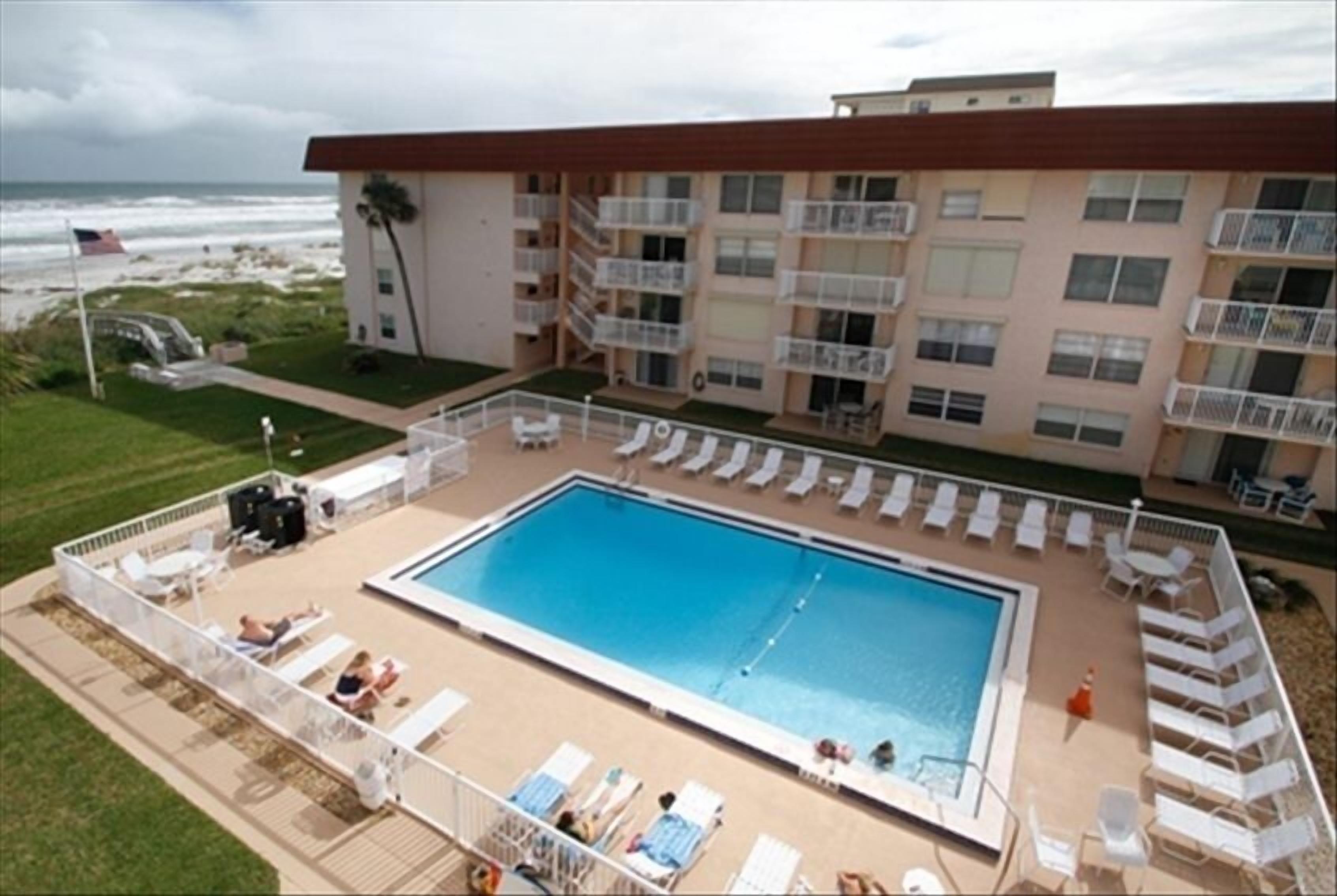 Island Time: 3B/2B Ocean Front Condo 
