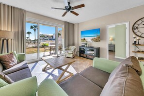 TV, lettore DVD, impianto stereo