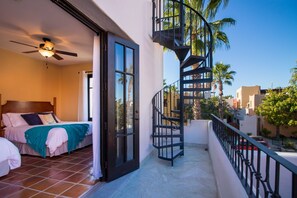 3 bedrooms, desk, iron/ironing board, travel crib - Loreto Bay Poolside Living, Steps from the Beach and Restaurants (Loreto)