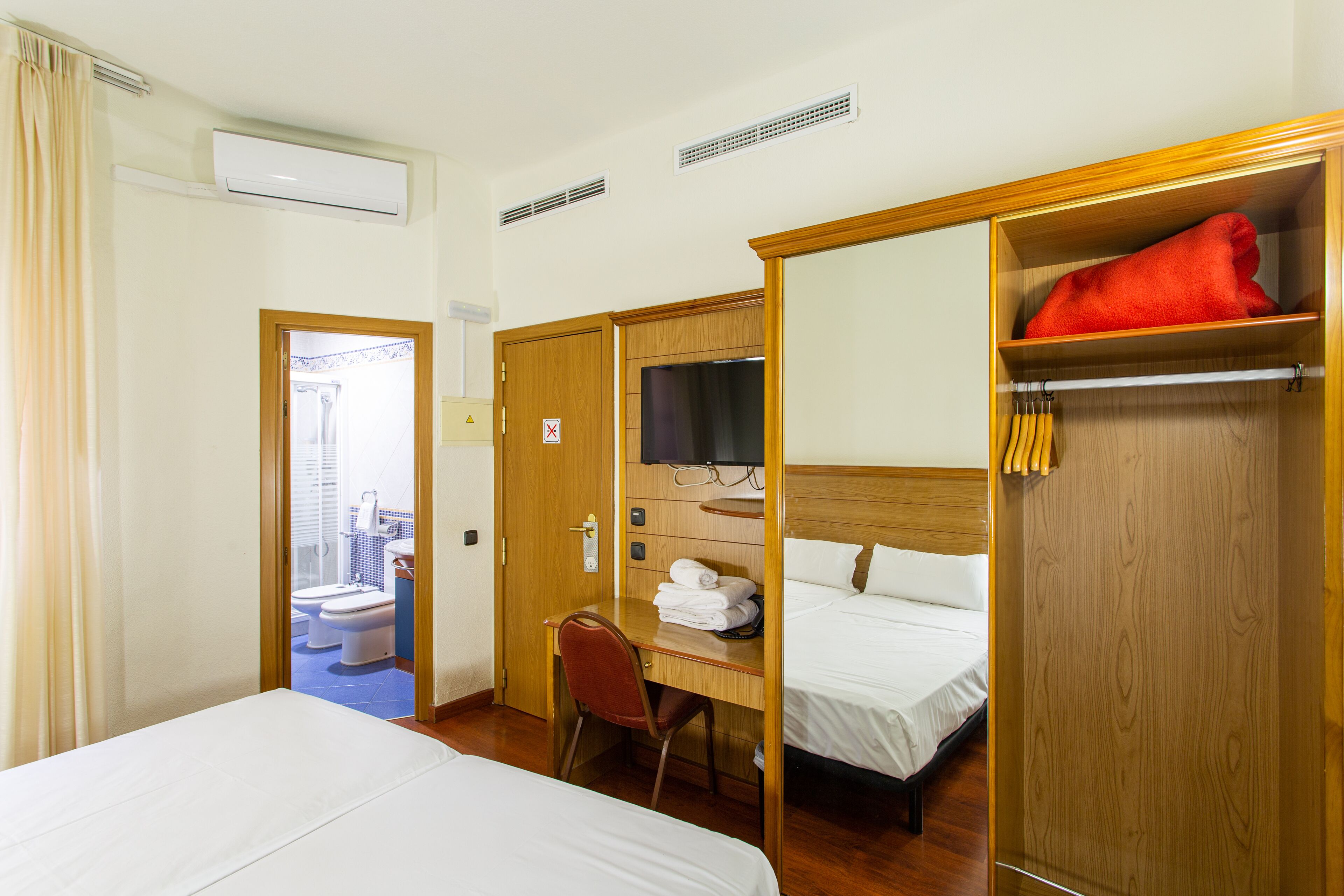 in-room safe, free cots/infant beds, free wifi, bed sheets