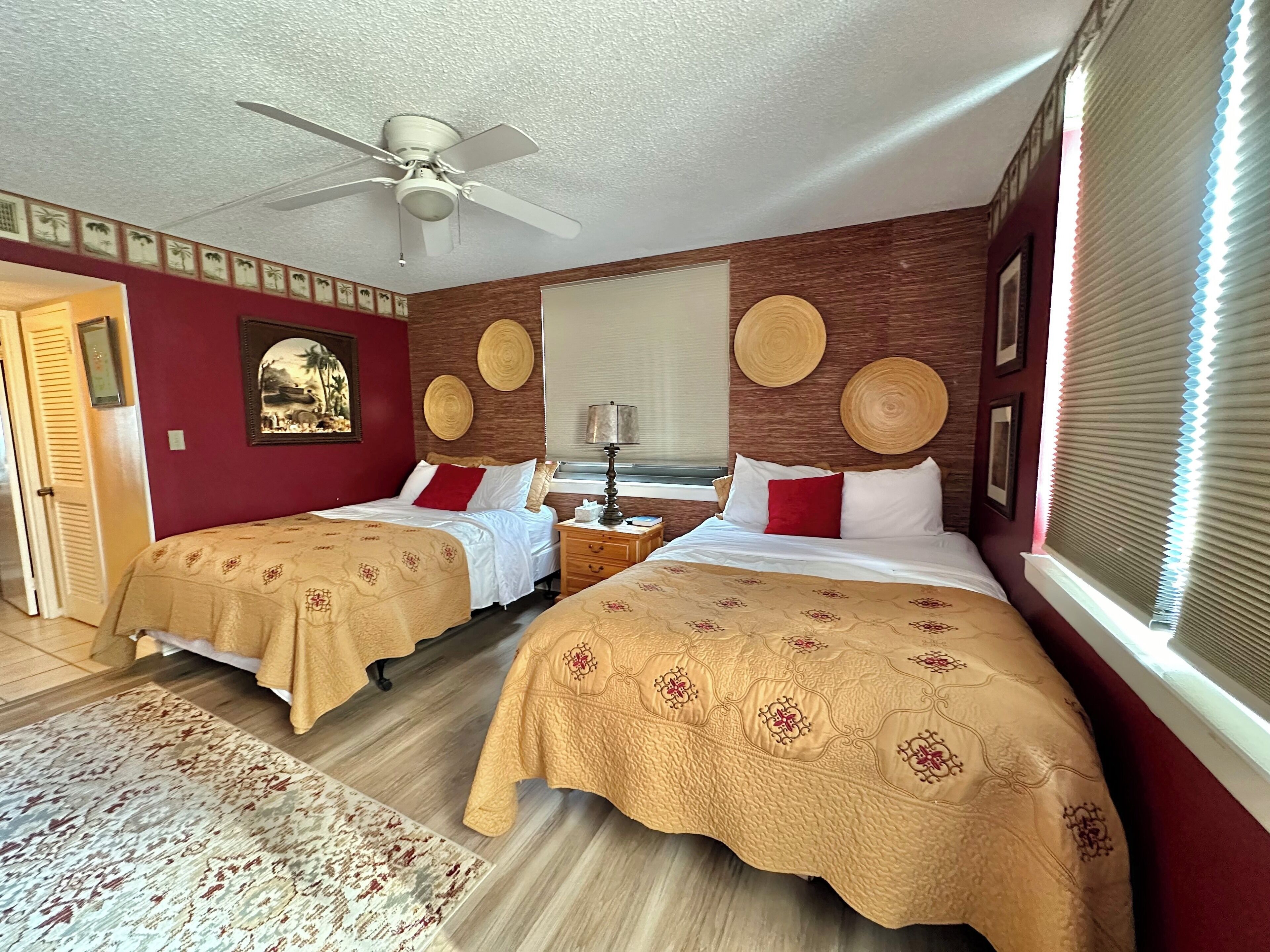 One minute walk to the beach, first floor, private beach, luxury sleep! 