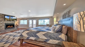 4 bedrooms, iron/ironing board, Internet, bed sheets - ZH284..."The Zephyr"- Lake Views, Hot Tub, Shuffleboard Table and Huge Deck! (Zephyr Cove)