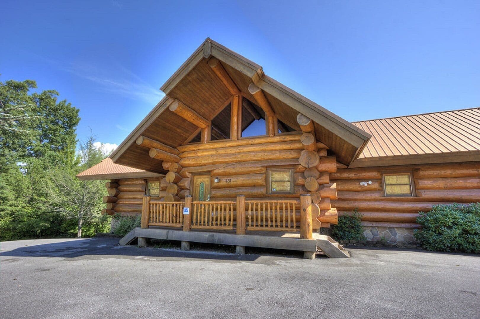 Bears, Amazing Mountain Views, Hot Tub, Game Rm, 15 min from Gburg